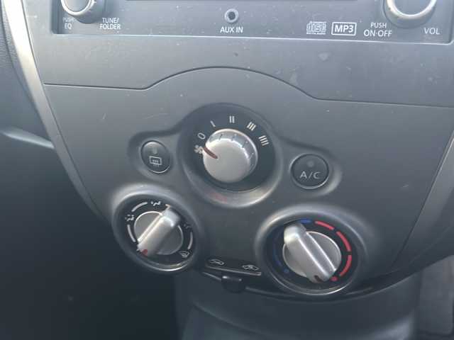 日産 ノート X 山梨県 2013(平25)年 8.4万km ラディアントレッド ポータブルナビ/ライトレベライザー/アイドリングストップ/スマートキー