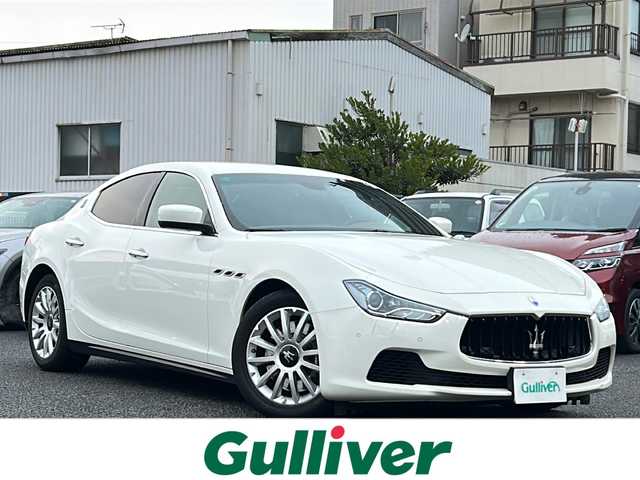 マセラティ ギブリ 東京都 2015(平27)年 4万km 白 純正メーカーナビ/【TV/Bluetooth/AUX/DVD/CD】/バックカメラ/ETC/クルーズコントロール/D/N席シートヒーター/D/N席パワーシート/プッシュスタート/スマートキー×2/MTモード付AT/HIDオートライト