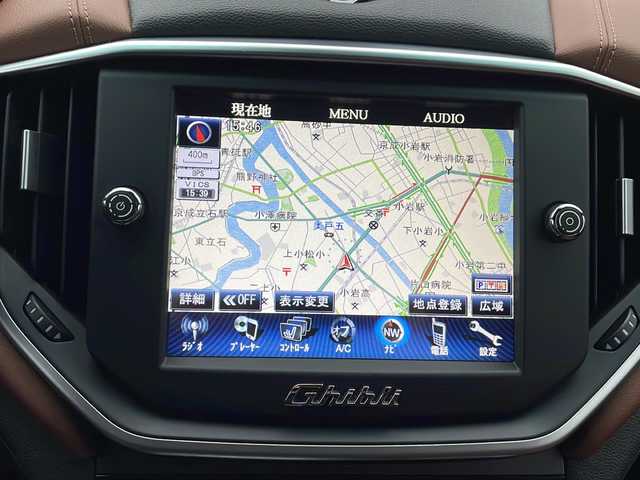 マセラティ ギブリ 東京都 2015(平27)年 4万km 白 純正メーカーナビ/【TV/Bluetooth/AUX/DVD/CD】/バックカメラ/ETC/クルーズコントロール/D/N席シートヒーター/D/N席パワーシート/プッシュスタート/スマートキー×2/MTモード付AT/HIDオートライト