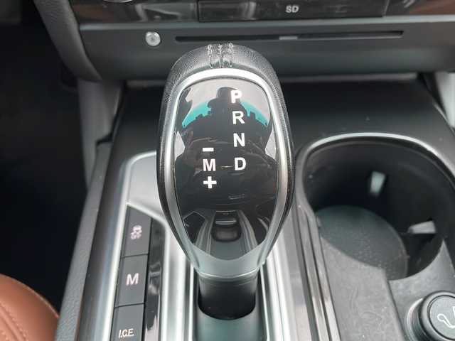 マセラティ ギブリ 東京都 2015(平27)年 4万km 白 純正メーカーナビ/【TV/Bluetooth/AUX/DVD/CD】/バックカメラ/ETC/クルーズコントロール/D/N席シートヒーター/D/N席パワーシート/プッシュスタート/スマートキー×2/MTモード付AT/HIDオートライト