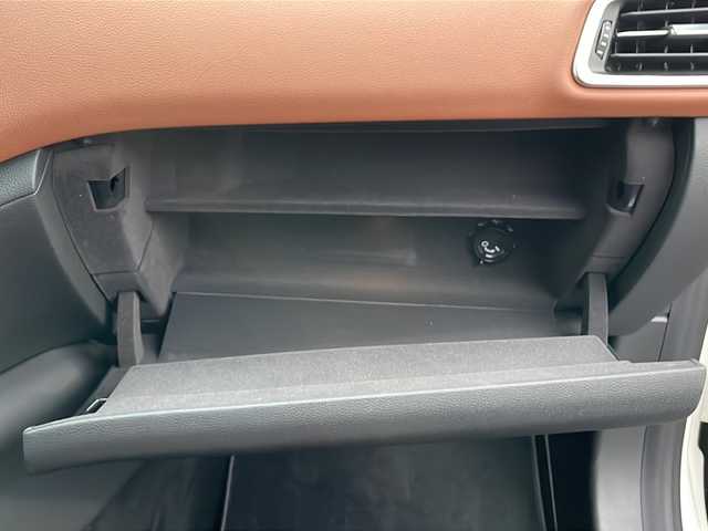 マセラティ ギブリ 東京都 2015(平27)年 4万km 白 純正メーカーナビ/【TV/Bluetooth/AUX/DVD/CD】/バックカメラ/ETC/クルーズコントロール/D/N席シートヒーター/D/N席パワーシート/プッシュスタート/スマートキー×2/MTモード付AT/HIDオートライト