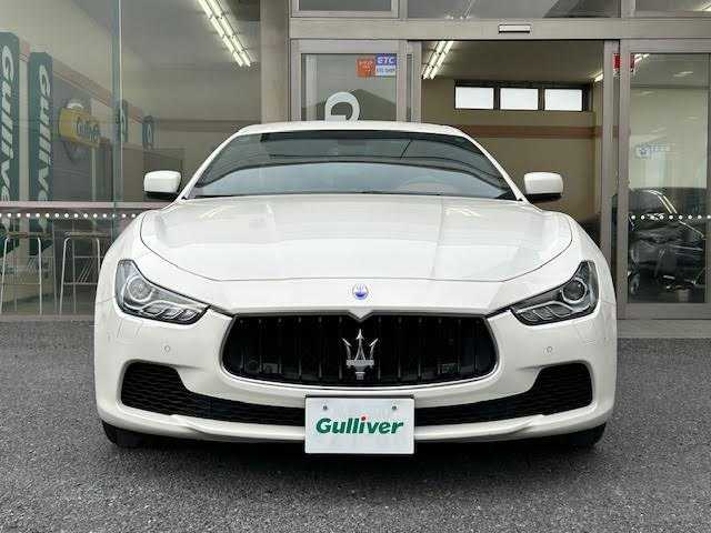 マセラティ ギブリ 埼玉県 2015(平27)年 4万km 白 メーカーナビ/【TV/Bluetooth/AUX/DVD/CD】/バックカメラ/ETC/クルーズコントロール/ドライブレコーダー/レザーシート/D/N席シートヒーター/D/N席パワーシート/プッシュスタート/MTモード付AT/HID
