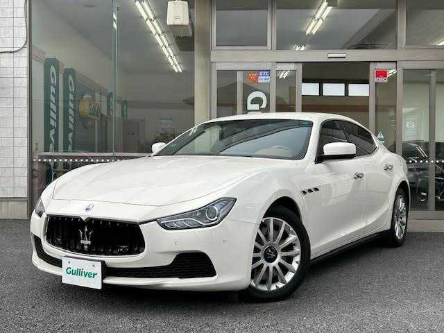 マセラティ ギブリ 埼玉県 2015(平27)年 4万km 白 メーカーナビ/【TV/Bluetooth/AUX/DVD/CD】/バックカメラ/ETC/クルーズコントロール/ドライブレコーダー/レザーシート/D/N席シートヒーター/D/N席パワーシート/プッシュスタート/MTモード付AT/HID