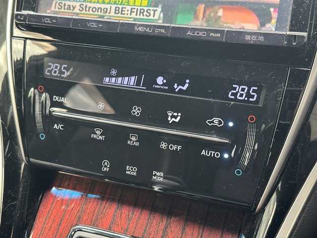 トヨタ ハリアー プレミアム 茨城県 2014(平26)年 11.9万km ホワイトパールクリスタルシャイン 4WD/純正SDナビ/フルセグTV/Bluetooth/AM／FM/バックカメラ/ETC/アイドリングストップ/パワーバックドア/パワーシートD席/レーダークルーズコントロール/車線逸脱警報機能/横滑り防止装置/MTモード付AT/純正フロアマット/純正アルミホイール18インチ付夏タイヤ/フォグランプ/スペアキー1本/保証書/取扱説明書