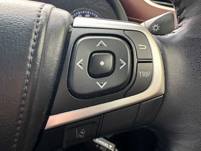 トヨタ ハリアー プレミアム 茨城県 2014(平26)年 11.9万km ホワイトパールクリスタルシャイン 4WD/純正SDナビ/フルセグTV/Bluetooth/AM／FM/バックカメラ/ETC/アイドリングストップ/パワーバックドア/パワーシートD席/レーダークルーズコントロール/車線逸脱警報機能/横滑り防止装置/MTモード付AT/純正フロアマット/純正アルミホイール18インチ付夏タイヤ/フォグランプ/スペアキー1本/保証書/取扱説明書