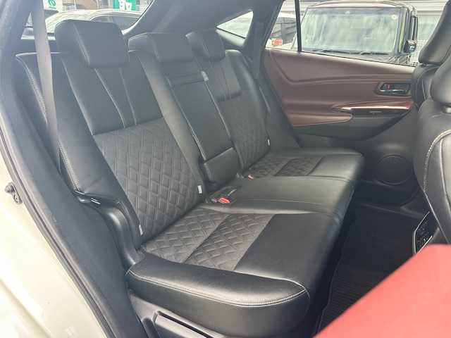 トヨタ ハリアー プレミアム 茨城県 2014(平26)年 11.9万km ホワイトパールクリスタルシャイン 4WD/純正SDナビ/フルセグTV/Bluetooth/AM／FM/バックカメラ/ETC/アイドリングストップ/パワーバックドア/パワーシートD席/レーダークルーズコントロール/車線逸脱警報機能/横滑り防止装置/MTモード付AT/純正フロアマット/純正アルミホイール18インチ付夏タイヤ/フォグランプ/スペアキー1本/保証書/取扱説明書