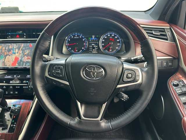 トヨタ ハリアー プレミアム 茨城県 2014(平26)年 11.9万km ホワイトパールクリスタルシャイン 4WD/純正SDナビ/フルセグTV/Bluetooth/AM／FM/バックカメラ/ETC/アイドリングストップ/パワーバックドア/パワーシートD席/レーダークルーズコントロール/車線逸脱警報機能/横滑り防止装置/MTモード付AT/純正フロアマット/純正アルミホイール18インチ付夏タイヤ/フォグランプ/スペアキー1本/保証書/取扱説明書