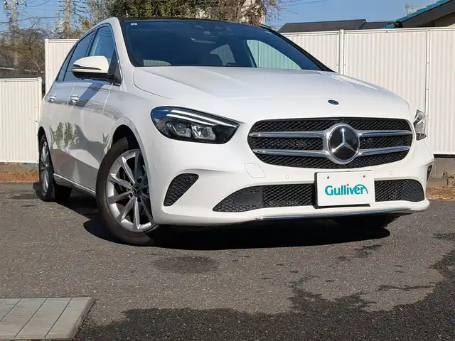 メルセデス・ベンツ Ｂ１８０ 埼玉県 2019(令1)年 3.3万km ポーラホワイト レザーエクスクルーシブパッケージ/　┗ベージュレザーシート/レーダーセーフティパッケージ・アドバンスドパッケージ/ナビゲーションパッケージ/純正ディスプレイオーディオ/　┗フルセグテレビ/　┗Bluetoothオーディオ/　┗AM/FMラジオ/純正ドライブレコーダー/バックカメラ/全周囲カメラ/アイドリングストップ/クルーズコントロール(追従機能あり)/プッシュスタート/ETC2.0/LEDヘッドライト/スマートキー×2/整備記録簿(R2、R3、R4、R5)