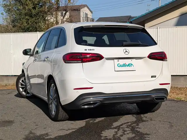 メルセデス・ベンツ Ｂ１８０ 埼玉県 2019(令1)年 3.3万km ポーラホワイト レザーエクスクルーシブパッケージ/　┗ベージュレザーシート/レーダーセーフティパッケージ・アドバンスドパッケージ/ナビゲーションパッケージ/純正ディスプレイオーディオ/　┗フルセグテレビ/　┗Bluetoothオーディオ/　┗AM/FMラジオ/純正ドライブレコーダー/バックカメラ/全周囲カメラ/アイドリングストップ/クルーズコントロール(追従機能あり)/プッシュスタート/ETC2.0/LEDヘッドライト/スマートキー×2/整備記録簿(R2、R3、R4、R5)