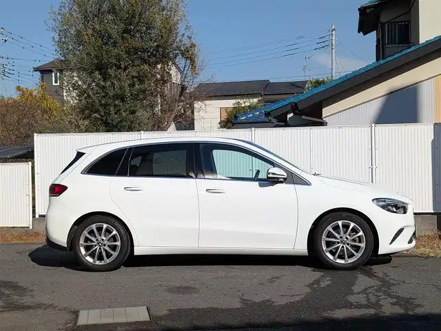 メルセデス・ベンツ Ｂ１８０ 埼玉県 2019(令1)年 3.3万km ポーラホワイト レザーエクスクルーシブパッケージ/　┗ベージュレザーシート/レーダーセーフティパッケージ・アドバンスドパッケージ/ナビゲーションパッケージ/純正ディスプレイオーディオ/　┗フルセグテレビ/　┗Bluetoothオーディオ/　┗AM/FMラジオ/純正ドライブレコーダー/バックカメラ/全周囲カメラ/アイドリングストップ/クルーズコントロール(追従機能あり)/プッシュスタート/ETC2.0/LEDヘッドライト/スマートキー×2/整備記録簿(R2、R3、R4、R5)