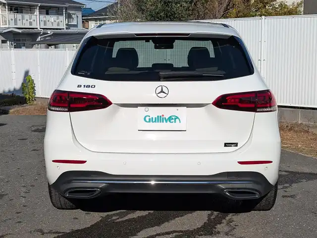 メルセデス・ベンツ Ｂ１８０ 埼玉県 2019(令1)年 3.3万km ポーラホワイト レザーエクスクルーシブパッケージ/　┗ベージュレザーシート/レーダーセーフティパッケージ・アドバンスドパッケージ/ナビゲーションパッケージ/純正ディスプレイオーディオ/　┗フルセグテレビ/　┗Bluetoothオーディオ/　┗AM/FMラジオ/純正ドライブレコーダー/バックカメラ/全周囲カメラ/アイドリングストップ/クルーズコントロール(追従機能あり)/プッシュスタート/ETC2.0/LEDヘッドライト/スマートキー×2/整備記録簿(R2、R3、R4、R5)