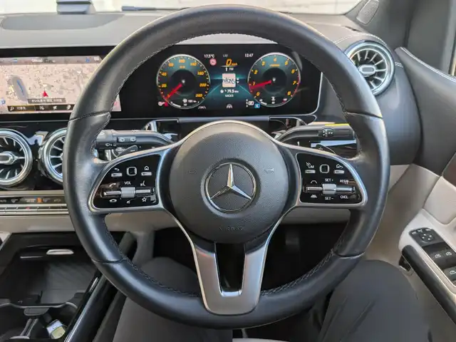 メルセデス・ベンツ Ｂ１８０ 埼玉県 2019(令1)年 3.3万km ポーラホワイト レザーエクスクルーシブパッケージ/　┗ベージュレザーシート/レーダーセーフティパッケージ・アドバンスドパッケージ/ナビゲーションパッケージ/純正ディスプレイオーディオ/　┗フルセグテレビ/　┗Bluetoothオーディオ/　┗AM/FMラジオ/純正ドライブレコーダー/バックカメラ/全周囲カメラ/アイドリングストップ/クルーズコントロール(追従機能あり)/プッシュスタート/ETC2.0/LEDヘッドライト/スマートキー×2/整備記録簿(R2、R3、R4、R5)