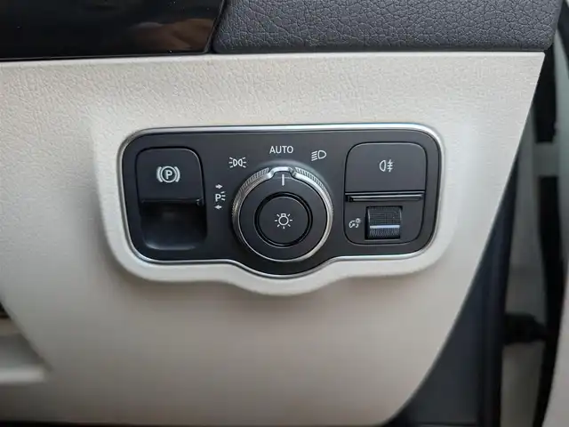 メルセデス・ベンツ Ｂ１８０ 埼玉県 2019(令1)年 3.3万km ポーラホワイト レザーエクスクルーシブパッケージ/　┗ベージュレザーシート/レーダーセーフティパッケージ・アドバンスドパッケージ/ナビゲーションパッケージ/純正ディスプレイオーディオ/　┗フルセグテレビ/　┗Bluetoothオーディオ/　┗AM/FMラジオ/純正ドライブレコーダー/バックカメラ/全周囲カメラ/アイドリングストップ/クルーズコントロール(追従機能あり)/プッシュスタート/ETC2.0/LEDヘッドライト/スマートキー×2/整備記録簿(R2、R3、R4、R5)