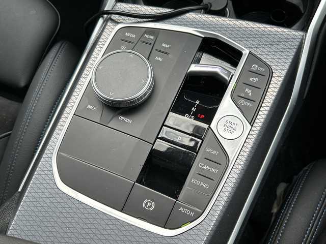 ＢＭＷ ＢＭＷ ３２０ｄ xDrive ツーリング Mスポーツ 千葉県 2024(令6)年 2.2万km アルピンホワイトⅢ １オーナ　ナビ　全周囲カメラ　HUD　ストレージＰＫＧ　ファストトラックＰＫＧ　ETC　ドラレコ　電動リアドア　シートヒーター　電動シート　アップルカープレイ　BT　BSM　レーダークルーズ　１９AW