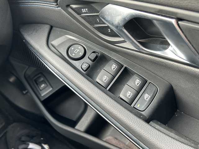 ＢＭＷ ＢＭＷ ３２０ｄ xDrive ツーリング Mスポーツ 千葉県 2024(令6)年 2.2万km アルピンホワイトⅢ １オーナ　ナビ　全周囲カメラ　HUD　ストレージＰＫＧ　ファストトラックＰＫＧ　ETC　ドラレコ　電動リアドア　シートヒーター　電動シート　アップルカープレイ　BT　BSM　レーダークルーズ　１９AW