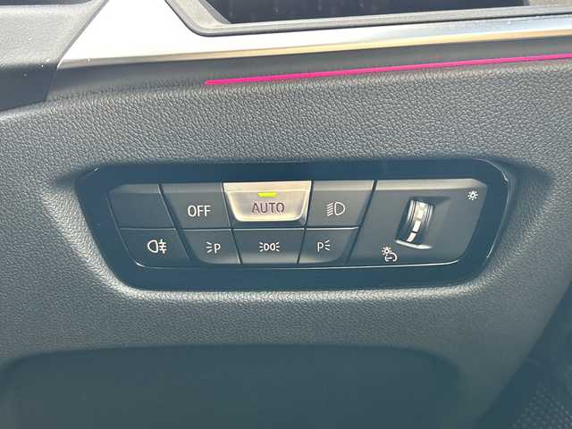 ＢＭＷ ＢＭＷ ３２０ｄ xDrive ツーリング Mスポーツ 千葉県 2024(令6)年 2.2万km アルピンホワイトⅢ １オーナ　ナビ　全周囲カメラ　HUD　ストレージＰＫＧ　ファストトラックＰＫＧ　ETC　ドラレコ　電動リアドア　シートヒーター　電動シート　アップルカープレイ　BT　BSM　レーダークルーズ　１９AW