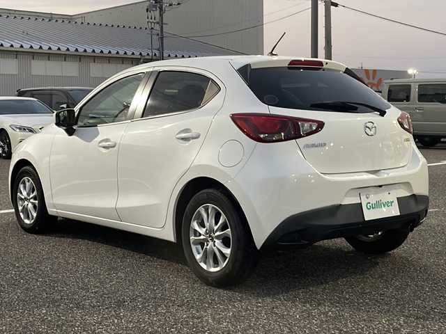 マツダ デミオ 13S 島根県 2015(平27)年 7.3万km スノーフレイクホワイトパールマイカ 純正SDナビ/フルセグTV/Bluetooth接続/バックカメラ/ステアリングスイッチ/アイドリングストップ/横滑り防止装置/ETC/プッシュスタート/スマートキー/スマートシティブレーキサポート/・衝突回避/・衝突軽減ブレーキ