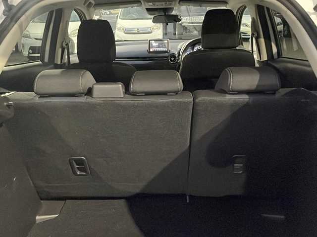 マツダ デミオ 13S 島根県 2015(平27)年 7.3万km スノーフレイクホワイトパールマイカ 純正SDナビ/フルセグTV/Bluetooth接続/バックカメラ/ステアリングスイッチ/アイドリングストップ/横滑り防止装置/ETC/プッシュスタート/スマートキー/スマートシティブレーキサポート/・衝突回避/・衝突軽減ブレーキ