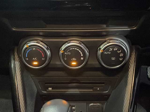 マツダ デミオ 13S 島根県 2015(平27)年 7.3万km スノーフレイクホワイトパールマイカ 純正SDナビ/フルセグTV/Bluetooth接続/バックカメラ/ステアリングスイッチ/アイドリングストップ/横滑り防止装置/ETC/プッシュスタート/スマートキー/スマートシティブレーキサポート/・衝突回避/・衝突軽減ブレーキ