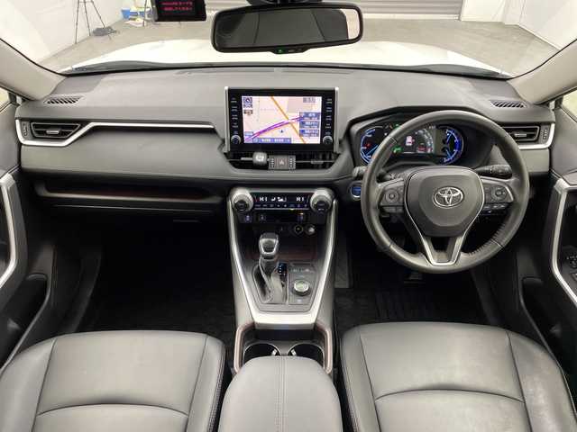 トヨタ ＲＡＶ４ ハイブリッドG 三重県 2021(令3)年 4.9万km ホワイトパールクリスタルシャイン /禁煙車//純正9型ディスプレイオーディオ//パノラミックビューモニター//オートAC//DN席シートヒーター//D席パワーシート//シートメモリー//合皮シート//トヨタセーフティセンス//衝突軽減ブレーキ//レーントレーシングアシスト//レーダークルーズコントロール//ブラインドスポットモニター//リアクロストラフィックアラート//パーキングサポートブレーキ//前後クリアランスソナー//パワーバックドア//ステアリングヒーター//社外前後ドライブレコーダー//LED //フォグ//サイドカーテンエアバッグ