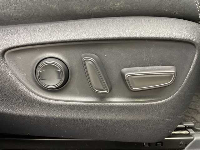 トヨタ ＲＡＶ４ ハイブリッドG 三重県 2021(令3)年 4.9万km ホワイトパールクリスタルシャイン /禁煙車//純正9型ディスプレイオーディオ//パノラミックビューモニター//オートAC//DN席シートヒーター//D席パワーシート//シートメモリー//合皮シート//トヨタセーフティセンス//衝突軽減ブレーキ//レーントレーシングアシスト//レーダークルーズコントロール//ブラインドスポットモニター//リアクロストラフィックアラート//パーキングサポートブレーキ//前後クリアランスソナー//パワーバックドア//ステアリングヒーター//社外前後ドライブレコーダー//LED //フォグ//サイドカーテンエアバッグ