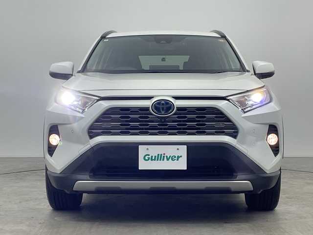 トヨタ ＲＡＶ４ ハイブリッドG 三重県 2021(令3)年 4.9万km ホワイトパールクリスタルシャイン /禁煙車//純正9型ディスプレイオーディオ//パノラミックビューモニター//オートAC//DN席シートヒーター//D席パワーシート//シートメモリー//合皮シート//トヨタセーフティセンス//衝突軽減ブレーキ//レーントレーシングアシスト//レーダークルーズコントロール//ブラインドスポットモニター//リアクロストラフィックアラート//パーキングサポートブレーキ//前後クリアランスソナー//パワーバックドア//ステアリングヒーター//社外前後ドライブレコーダー//LED //フォグ//サイドカーテンエアバッグ