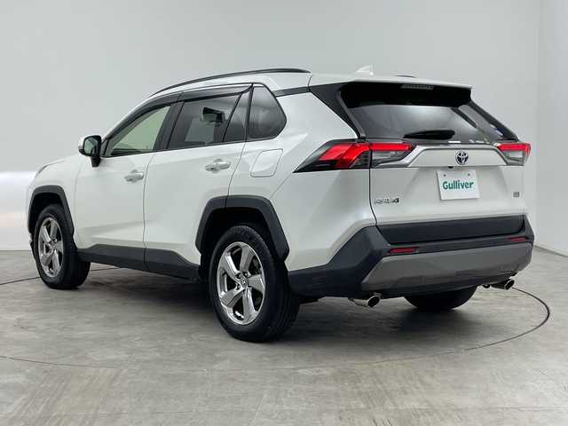 トヨタ ＲＡＶ４ ハイブリッドG 三重県 2021(令3)年 4.9万km ホワイトパールクリスタルシャイン /禁煙車//純正9型ディスプレイオーディオ//パノラミックビューモニター//オートAC//DN席シートヒーター//D席パワーシート//シートメモリー//合皮シート//トヨタセーフティセンス//衝突軽減ブレーキ//レーントレーシングアシスト//レーダークルーズコントロール//ブラインドスポットモニター//リアクロストラフィックアラート//パーキングサポートブレーキ//前後クリアランスソナー//パワーバックドア//ステアリングヒーター//社外前後ドライブレコーダー//LED //フォグ//サイドカーテンエアバッグ