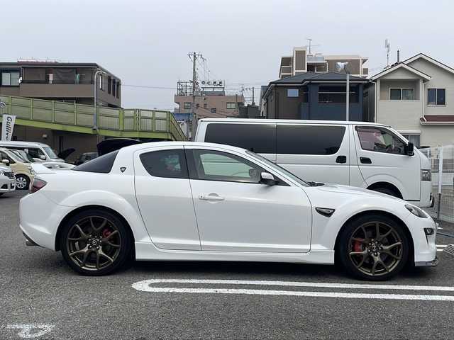 マツダ ＲＸ－８ スピリットR 兵庫県 2012(平24)年 5.9万km クリスタルホワイトパールマイカ 登録時走行距離58662km/ワンオーナー/ディスプレイオーディオ/レッドステッチ入レッド/ブラック革/グレーファブリックコンビRECARO製シート/純正ブロンズ塗装19インチアルミ/純正レッド塗装ブレーキキャリパー/ETC/HIDヘッドライト/オートライト/ハードサスペンション/BILSTEIN製ダンパー/純正フロントリップスポイラー積込/DSC/TCS/スーパーLSD/取扱説明書・保証書