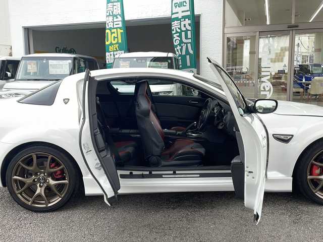マツダ ＲＸ－８ スピリットR 茨城県 2012(平24)年 5.9万km クリスタルホワイトパールマイカ 登録時走行距離58662km/ワンオーナー/ディスプレイオーディオ/レッドステッチ入レッド/ブラック革/グレーファブリックコンビRECARO製シート/純正ブロンズ塗装19インチアルミ/純正レッド塗装ブレーキキャリパー/ETC/HIDヘッドライト/オートライト/ハードサスペンション/BILSTEIN製ダンパー/純正フロントリップスポイラー積込/DSC/TCS/スーパーLSD/取扱説明書・保証書