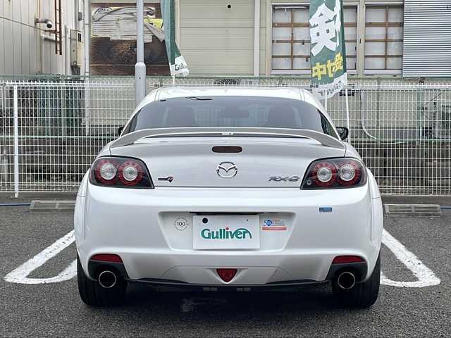 マツダ ＲＸ－８ スピリットR 茨城県 2012(平24)年 5.9万km クリスタルホワイトパールマイカ 登録時走行距離58662km/ワンオーナー/ディスプレイオーディオ/レッドステッチ入レッド/ブラック革/グレーファブリックコンビRECARO製シート/純正ブロンズ塗装19インチアルミ/純正レッド塗装ブレーキキャリパー/ETC/HIDヘッドライト/オートライト/ハードサスペンション/BILSTEIN製ダンパー/純正フロントリップスポイラー積込/DSC/TCS/スーパーLSD/取扱説明書・保証書