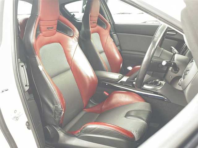 マツダ ＲＸ－８ スピリットR 茨城県 2012(平24)年 5.9万km クリスタルホワイトパールマイカ 登録時走行距離58662km/ワンオーナー/ディスプレイオーディオ/レッドステッチ入レッド/ブラック革/グレーファブリックコンビRECARO製シート/純正ブロンズ塗装19インチアルミ/純正レッド塗装ブレーキキャリパー/ETC/HIDヘッドライト/オートライト/ハードサスペンション/BILSTEIN製ダンパー/純正フロントリップスポイラー積込/DSC/TCS/スーパーLSD/取扱説明書・保証書