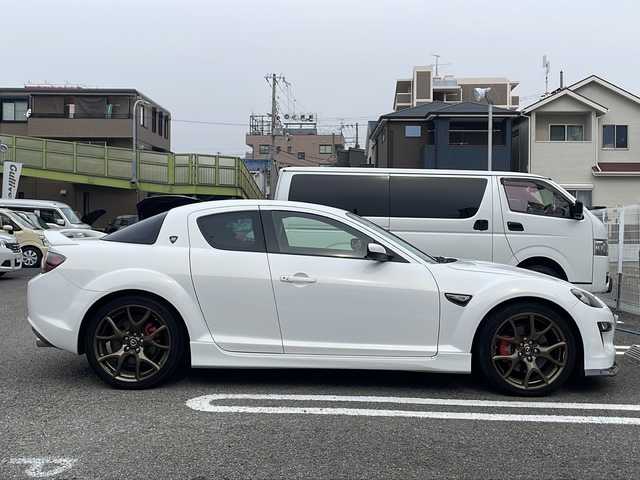 マツダ ＲＸ－８ スピリットR 茨城県 2012(平24)年 5.9万km クリスタルホワイトパールマイカ 登録時走行距離58662km/ワンオーナー/ディスプレイオーディオ/レッドステッチ入レッド/ブラック革/グレーファブリックコンビRECARO製シート/純正ブロンズ塗装19インチアルミ/純正レッド塗装ブレーキキャリパー/ETC/HIDヘッドライト/オートライト/ハードサスペンション/BILSTEIN製ダンパー/純正フロントリップスポイラー積込/DSC/TCS/スーパーLSD/取扱説明書・保証書