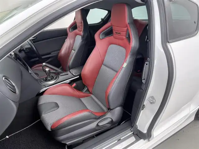 マツダ ＲＸ－８ スピリットR 茨城県 2012(平24)年 5.9万km クリスタルホワイトパールマイカ ディスプレイオーディオ/RECARO製シート/純正アルミホイール/純正アルミホイール/純正Fエアロ（車載）/純正Rエアロ/ETC