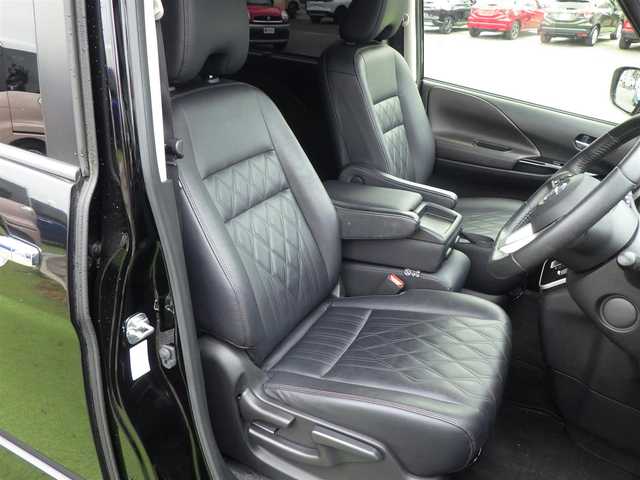 日産 セレナ ハイウェイスター G 千葉県 2020(令2)年 3.6万km ダイヤモンドブラック エマージェンシーブレーキ/プロパイロット/インテリジェントクルーズコントロール/インテリジェントルームミラー/両側パワースライドドア/10インチ純正SDナビ/地デジTV/【BD/DVD/CD再生機能　Bluetooth接続】/アラウンドビューモニター/ドライブレコーダー/革巻きステアリング/ステアリングスイッチ/ステアリングヒーター/ETC/LEDヘッドライト/フォグライト/ウインカーミラー/コーナーセンサー/純正16インチアルミホイル/サイド/カーテンエアバッグ/インテリジェントキー