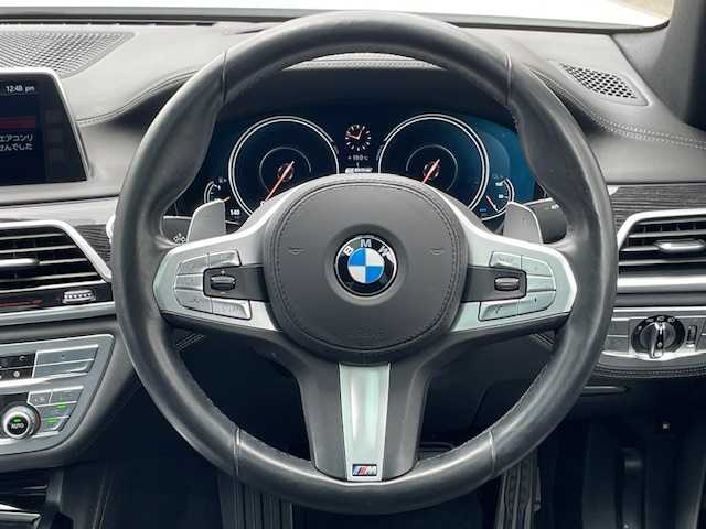 ＢＭＷ ７４０ｅ アイパフォーマンス Mスポーツ 愛知県 2017(平29)年 5.7万km ミネラルホワイト サンルーフ/レザーシート/メーカーナビ/フルセグ/BT/全方位カメラ/ミラー型ETC/エアーシート/メモリーシート/パワーバックドア/ドラレコ/HUD/BSM/ACC/インテリジェントセーフティ/パーキングサポート/自動駐車/取説/保証書