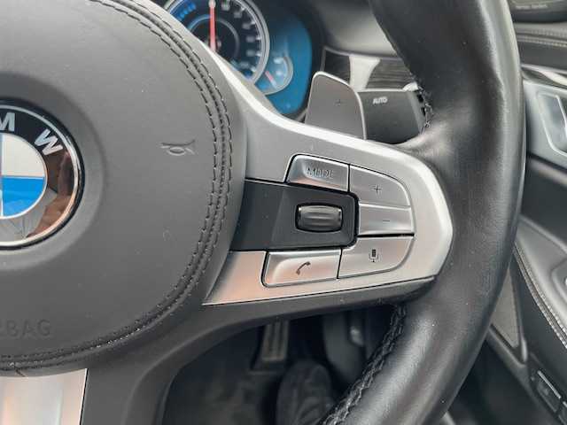 ＢＭＷ ７４０ｅ アイパフォーマンス Mスポーツ 愛知県 2017(平29)年 5.7万km ミネラルホワイト サンルーフ/レザーシート/メーカーナビ/フルセグ/BT/全方位カメラ/ミラー型ETC/エアーシート/メモリーシート/パワーバックドア/ドラレコ/HUD/BSM/ACC/インテリジェントセーフティ/パーキングサポート/自動駐車/取説/保証書
