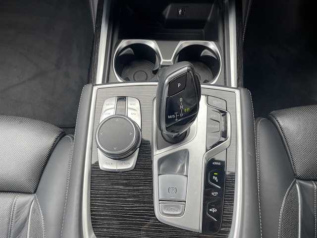 ＢＭＷ ７４０ｅ アイパフォーマンス Mスポーツ 愛知県 2017(平29)年 5.7万km ミネラルホワイト サンルーフ/レザーシート/メーカーナビ/フルセグ/BT/全方位カメラ/ミラー型ETC/エアーシート/メモリーシート/パワーバックドア/ドラレコ/HUD/BSM/ACC/インテリジェントセーフティ/パーキングサポート/自動駐車/取説/保証書