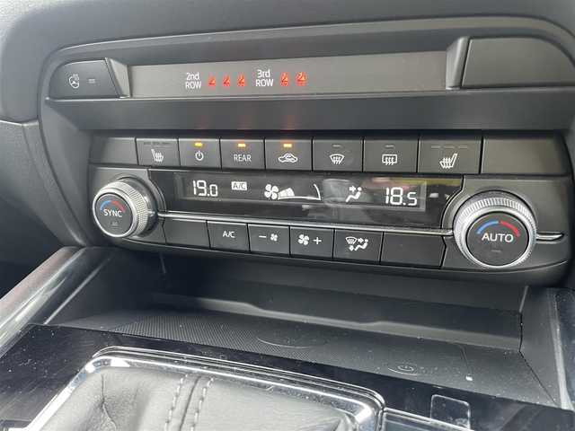 マツダ ＣＸ－８ XD プロアクティブ 石川県 2022(令4)年 4.3万km チタニウムフラッシュマイカ 4WD/ディーゼルターボ/純正ナビ/フルセグTV/全方位カメラ/LEDヘッドライト/ETC/レーダークルーズ/ワイヤレス充電/BOSEサウンド/シートヒーター/ステアリングヒーター/パワーバックドア/レーダーブレーキ/ブラインドスポットモニター/保証書