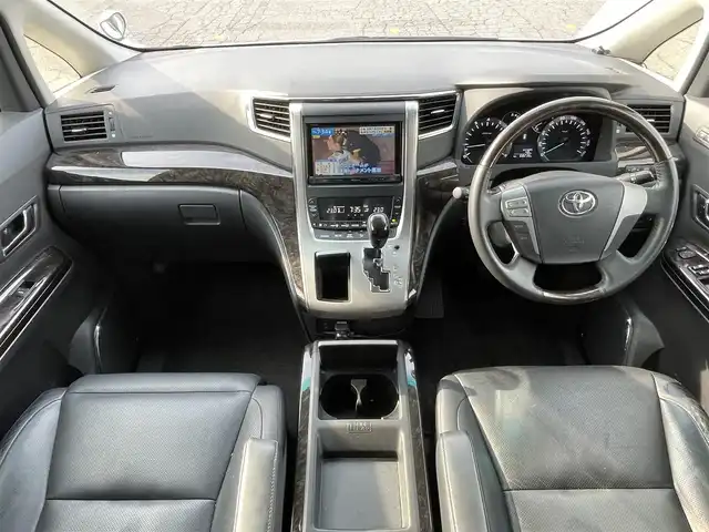 トヨタ ヴェルファイア 3．5Z Gエディション 青森県 2013(平25)年 6.9万km ホワイトパールクリスタルシャイン 純正ＨＤＤナビ地デジバックモニター/（ＮＨＢＡ－Ｘ６２Ｇ）/フリップダウンモニター/（Ｖ１１Ｔ－Ｒ６２Ｃ）/両側電動スライドドア/記録簿６枚/本革シート/シートヒーター/寒冷地仕様/AFS/Fモデリスタスポイラー/ビルトインETC/社外20AW/新車時保証書/取扱説明書