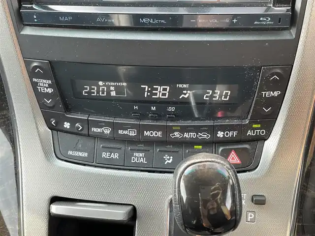 トヨタ ヴェルファイア 3．5Z Gエディション 青森県 2013(平25)年 6.9万km ホワイトパールクリスタルシャイン 純正ＨＤＤナビ地デジバックモニター/（ＮＨＢＡ－Ｘ６２Ｇ）/フリップダウンモニター/（Ｖ１１Ｔ－Ｒ６２Ｃ）/両側電動スライドドア/記録簿６枚/本革シート/シートヒーター/寒冷地仕様/AFS/Fモデリスタスポイラー/ビルトインETC/社外20AW/新車時保証書/取扱説明書