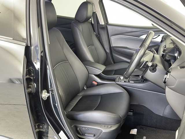 マツダ ＣＸ－３ 20SプロアクティブSパッケージ 茨城県 2019(平31)年 6万km ジェットブラックマイカ 純正ナビ　フルセグＴＶ　バックカメラ　衝突軽減ブレーキ　ＨＵＤ　アイドリングストップ　ＥＴＣ　ハンドルヒーター　ＬＤＥヘッドライト　パドルシフト　ステアリングスイッチ　パワーシート　コーナーセンサー