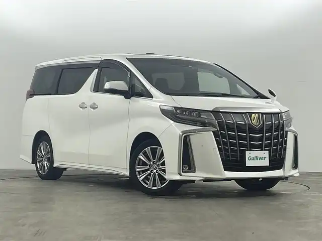 トヨタ アルファード S タイプゴールドⅢ 福島県 2022(令4)年 4.2万km ホワイトパールクリスタルシャイン トヨタセーフティセンス/・車線逸脱警報装置/・盗難防止装置/・衝突被害軽減ブレーキ/・コーナーセンサー前後/・ブラインドスポット/・デジタルインナーミラー/・レーンキープアシスト/・リアクロストラフィックアラート/・ロードサインアシスト/・レーダークルーズコントロール/・オートブレーキホールド/・電子パーキング/・オートマチックハイビーム/純正ナビ付ディスプレイオーディオ/・フルセグTV/BT/USB/AM/FM/・前後純正ドライブレコーダー/・バックカメラ/・ETC/両側パワースライドドア/・電動リアゲート/革張ステアリング/・ステアリングリモコン/ハーフレザーシート/ウォークスルー/・3列シート/・オットマン/プッシュスタート/・スマートキー/電動格納ミラー/・ウィンカーミラー/LEDヘッドライト/・フォグライト/・オートライト/サンルーフ/ドアバイザー/純正18インチアルミ/純正フロアマット/冬タイヤ積込み