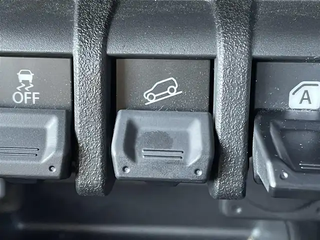 スズキ ジムニー XC 山梨県 2022(令4)年 2万km ブルーイッシュブラックパール3 ４WD/社外KENWOODナビ/Bluetooth接続/CD/DVD/ワンセグTV/バックカメラ/ドライブレコーダー/シートヒーター/純正１６インチアルミホイール/クルーズコントロール/アイドリングストップ/背面タイヤ/横滑り防止装置/レーンキープアシスト/ダウンヒルアシストコントロール/衝突被害軽減システム