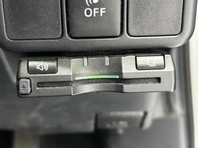 トヨタ アクア S 沖縄県 2014(平26)年 6.9万km ライムホワイトパールクリスタルシャイン (株)IDOMが運営する【じしゃロンコザ店】の自社ローン専用車両になりますこちらは現金またはオートローンご利用時の価格です。自社ローンご希望の方は別途その旨お申付け下さい/純正ナビ　/フルセグＴＶ　/ＥＴＣ　/Ｂｌｕｅｔｏｏｔｈ接続　/ＣＤ再生　/バックカメラ　/アイドリングストップ　/横滑り防止装置　/オートライト　/プッシュスタート　/スマートキー　/スペアキー　/取扱説明書