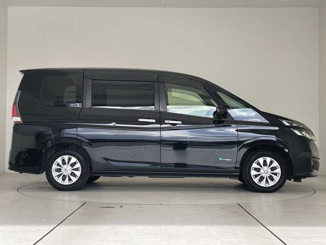 日産 セレナ X 愛知県 2017(平29)年 7.5万km ダイヤモンドブラック 純正９型ナビ/後席モニター　/両側電動　/レーダークルコン　/バックカメラ　/ＬＥＤヘッド　/ドライブレコーダー　/ＥＴＣ　/衝突軽減　/フルセグＴＶ　/ＣＤ　/ＤＶＤ　/ステアリングスイッチ　/スマートキー　/プッシュスタート