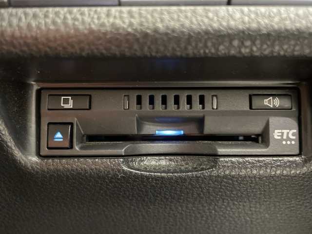 トヨタ ＲＡＶ４ G 栃木県 2021(令3)年 3.3万km ホワイトパールクリスタルシャイン ４WD/ディスプレイオーディオ/（ナビ/フルセグTV）/フロントカメラ/左サイドカメラ/バックカメラ/トヨタセーフティセンス/衝突軽減ブレーキ/前後コーナーセンサー/レーダークルーズコントロール/合皮シート/シートヒーター/ビルトインETC/パワーバックドア/防眩ミラー/ステアリングスイッチ/電動格納ミラー/本革ステアリング/スマートキー/プッシュスタート/純正アルミホイール/純正フロアマット