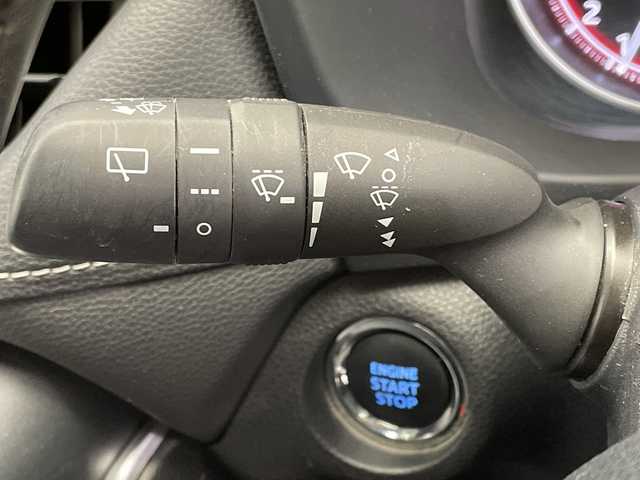 トヨタ ＲＡＶ４ G 栃木県 2021(令3)年 3.3万km ホワイトパールクリスタルシャイン ４WD/ディスプレイオーディオ/（ナビ/フルセグTV）/フロントカメラ/左サイドカメラ/バックカメラ/トヨタセーフティセンス/衝突軽減ブレーキ/前後コーナーセンサー/レーダークルーズコントロール/合皮シート/シートヒーター/ビルトインETC/パワーバックドア/防眩ミラー/ステアリングスイッチ/電動格納ミラー/本革ステアリング/スマートキー/プッシュスタート/純正アルミホイール/純正フロアマット