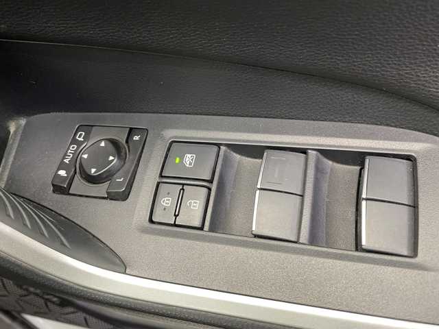 トヨタ ＲＡＶ４ G 栃木県 2021(令3)年 3.3万km ホワイトパールクリスタルシャイン ４WD/ディスプレイオーディオ/（ナビ/フルセグTV）/フロントカメラ/左サイドカメラ/バックカメラ/トヨタセーフティセンス/衝突軽減ブレーキ/前後コーナーセンサー/レーダークルーズコントロール/合皮シート/シートヒーター/ビルトインETC/パワーバックドア/防眩ミラー/ステアリングスイッチ/電動格納ミラー/本革ステアリング/スマートキー/プッシュスタート/純正アルミホイール/純正フロアマット