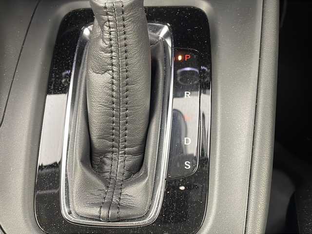 ホンダ ヴェゼル G 岐阜県 2023(令5)年 0.3万km クリスタルブラックパール 社外7インチSDナビ/　(AM/FM/CD/DVD/Bluetooth/フルセグTV)/バックカメラ/ホンダセンシング/衝突軽減ブレーキ/レーンキープアシスト/踏み間違い衝突軽減システム/コーナーセンサー/レーダークルーズコントロール/LEDヘッドライト/ETC2.0/純正アルミホイール/フロアマット/スペアキー/取説、保証書
