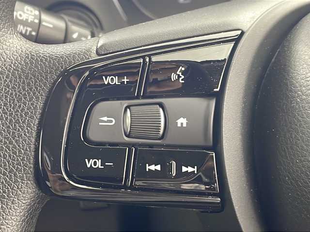 ホンダ ヴェゼル G 岐阜県 2023(令5)年 0.3万km クリスタルブラックパール 社外7インチSDナビ/　(AM/FM/CD/DVD/Bluetooth/フルセグTV)/バックカメラ/ホンダセンシング/衝突軽減ブレーキ/レーンキープアシスト/踏み間違い衝突軽減システム/コーナーセンサー/レーダークルーズコントロール/LEDヘッドライト/ETC2.0/純正アルミホイール/フロアマット/スペアキー/取説、保証書